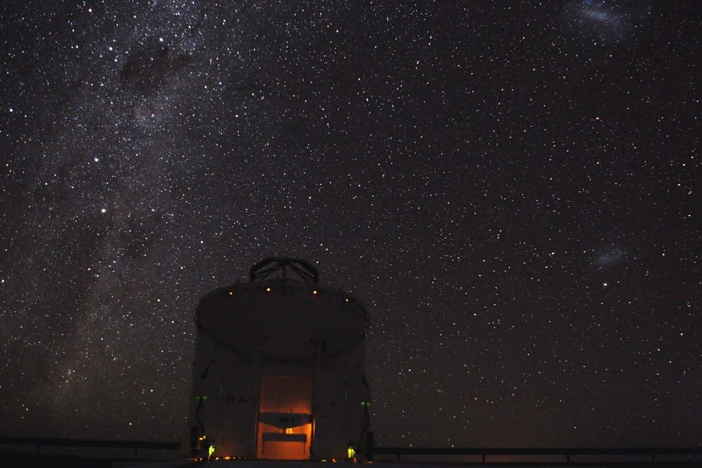 Telescope Study Reveals Cloud Patterns on Distant Exoplanet